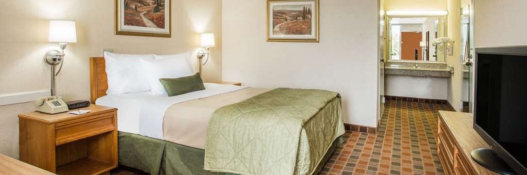 Ramada by Wyndham Wytheville - Accommodations