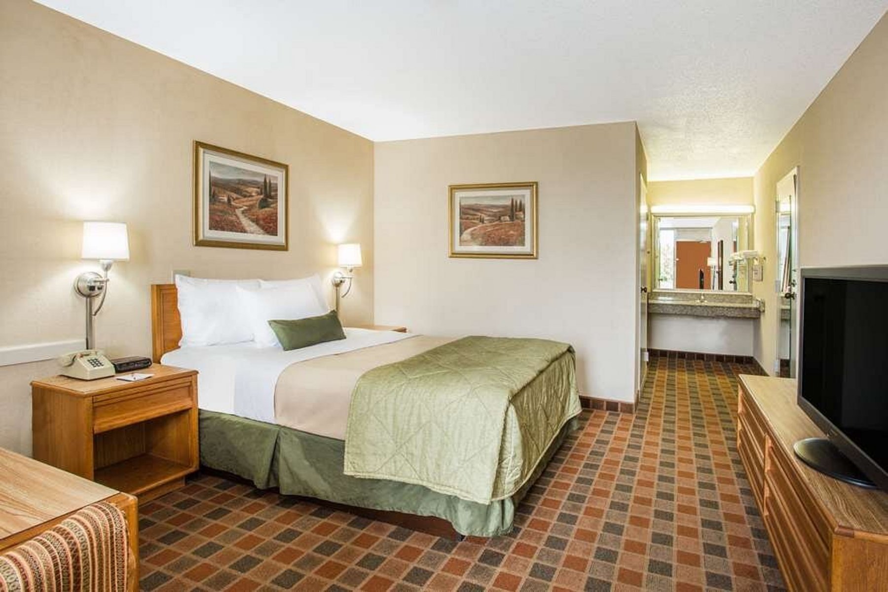 Hotels in Wytheville VA Ramada by Wyndham Wytheville